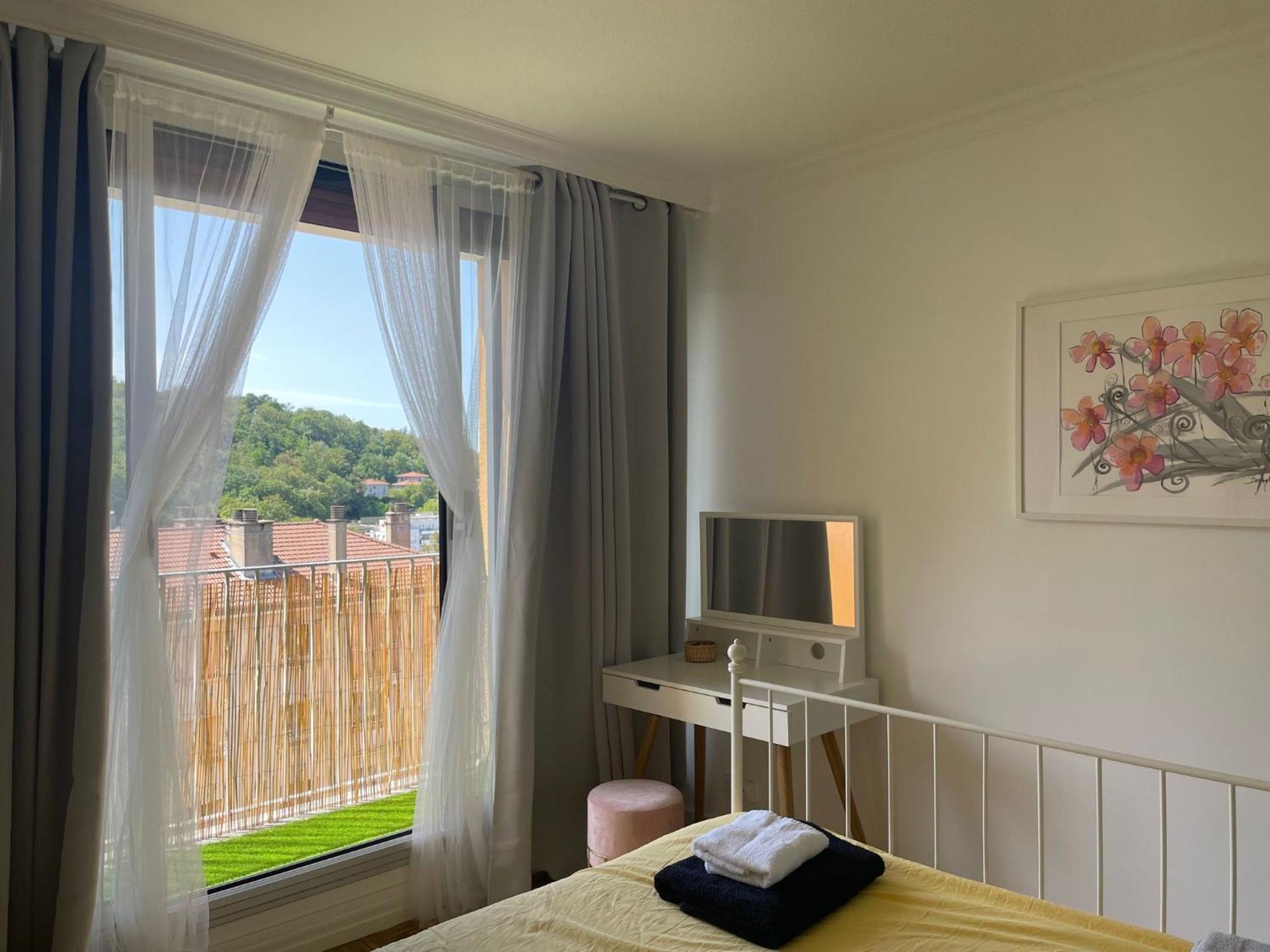Bergson Top - Appart 80M2, 2 Grandes Chambres, Entierement Renovee Et Equipee, Lumineux, Wifi, Balcon, Calme, Vue Imprenable 圣艾蒂安 外观 照片